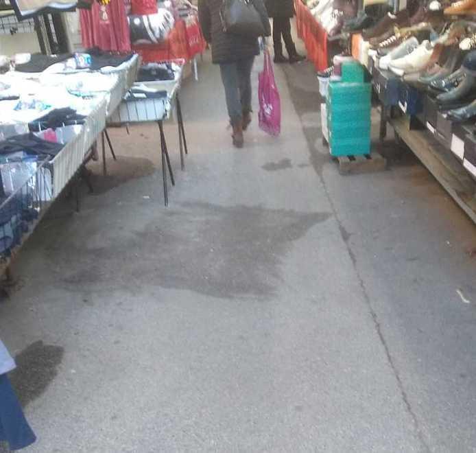 Mercato, compare una svastica «È la seconda volta in 2 anni» 