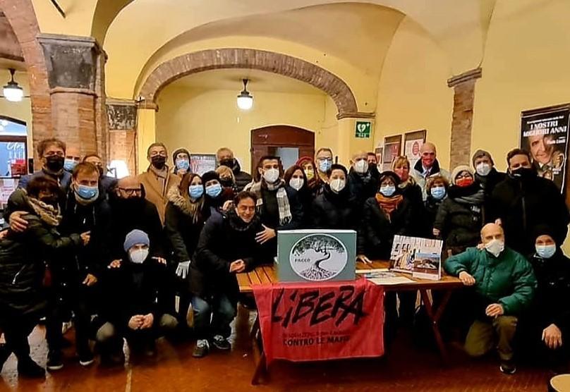 Un pacco alla Camorra per il Natale Ecco i prodotti coltivati nelle terre confiscate a organizzazioni criminali