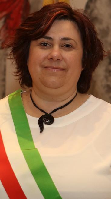 Mascherine obbligatorie all’aperto per un mese 