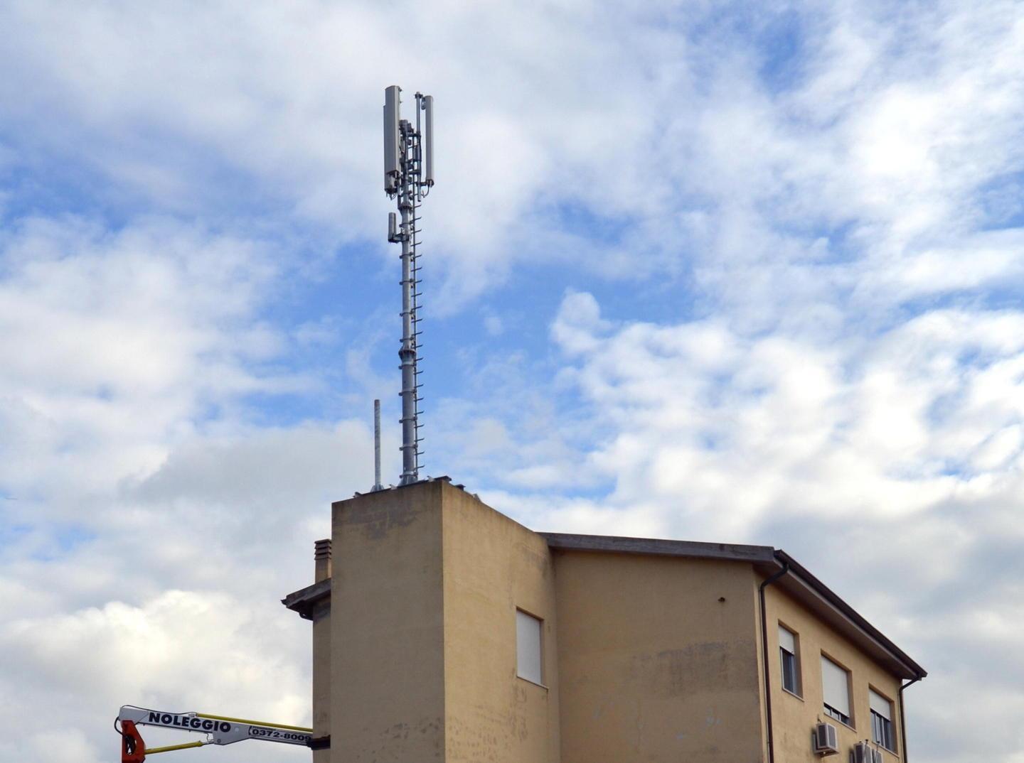 A Suni è polemica sulla nuova antenna telefonica 