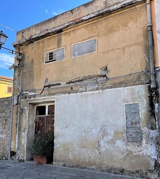 Sì all’acquisto dell’Aurora e del palazzo Columbano 