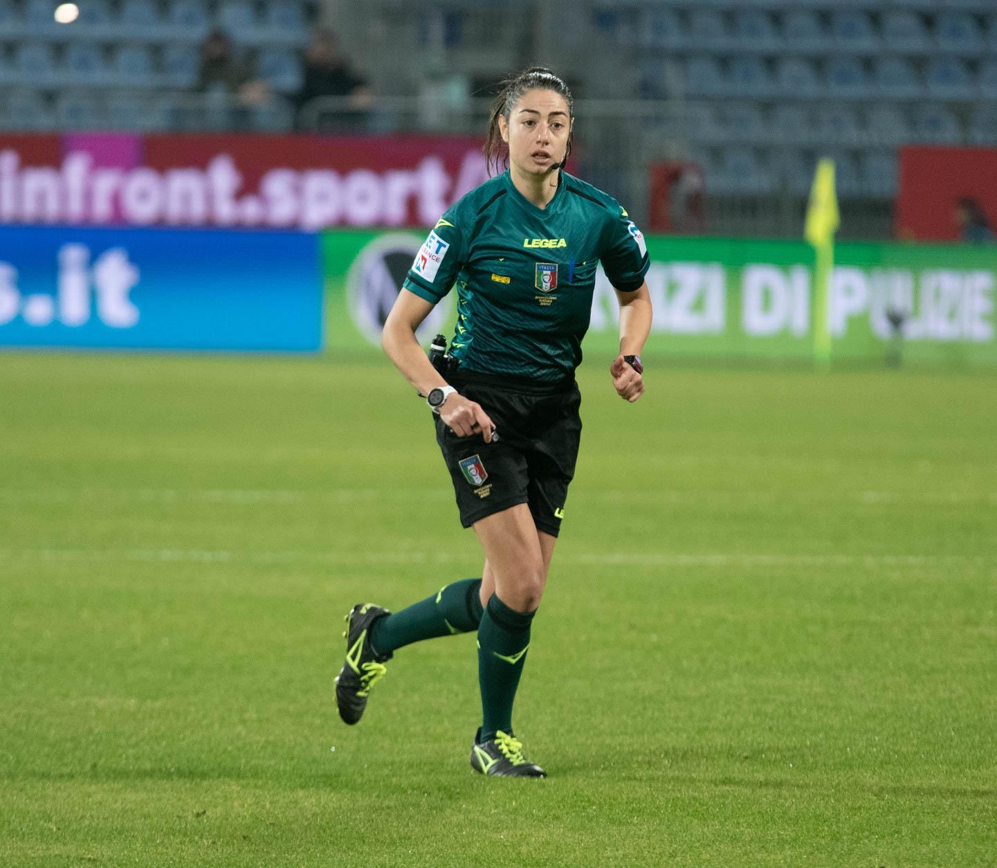 Cagliari-Cittadella, la prima partita di una squadra di Serie A arbitrata da una donna
