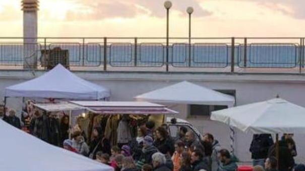Babbo Natale arriverà a bordo di una barca Poi dal mare alla piazza