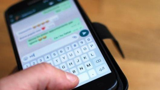 Sesso con minore Il giudice dispone la perizia sulle chat