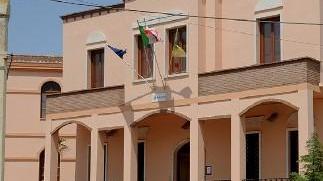 Solidarietà all’ingresso del Comune