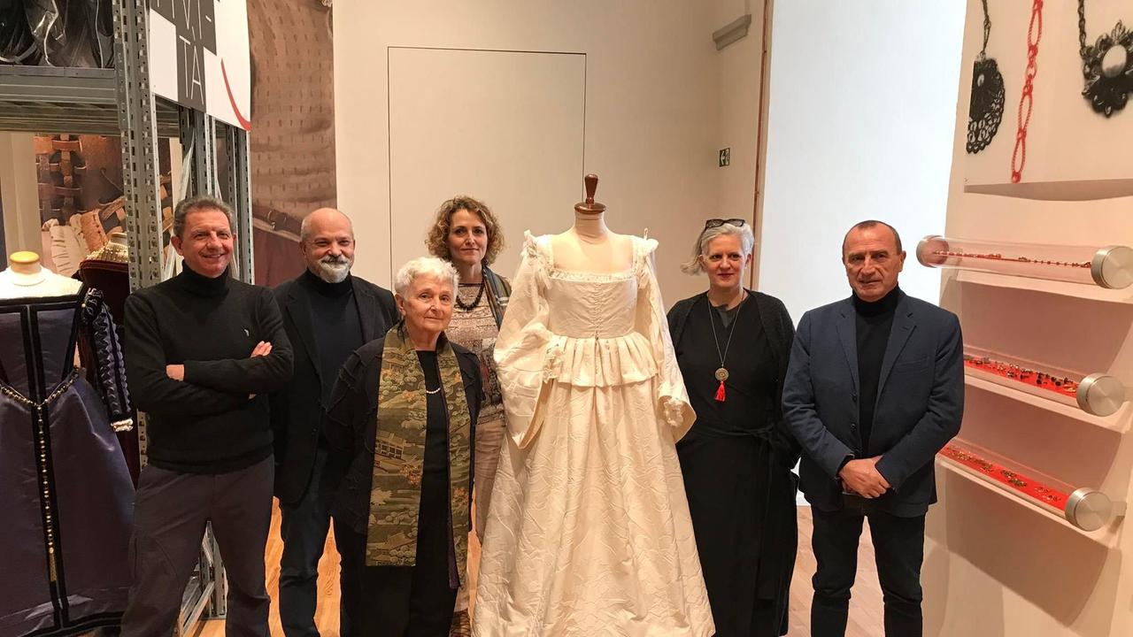 L'abito di Isabella d'Aragona torna in vita dopo 500 anni