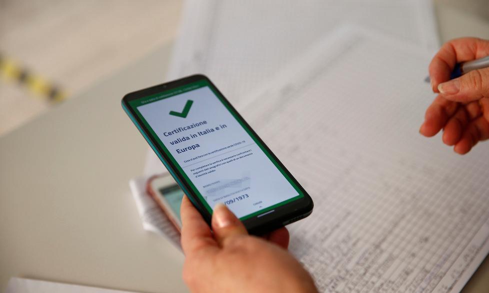 La coppia era in possesso di due certificazioni verdi del tutto false