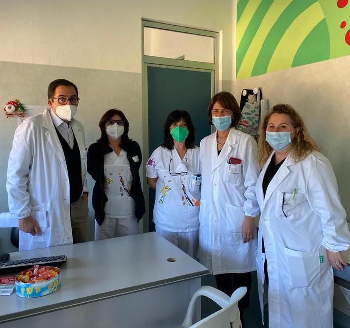 Lo staff addetto alle vaccinazioni al Santa Chiara