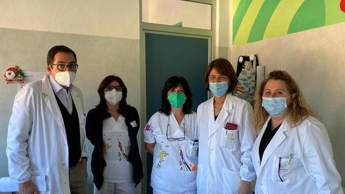 Lo staff addetto alle vaccinazioni al Santa Chiara