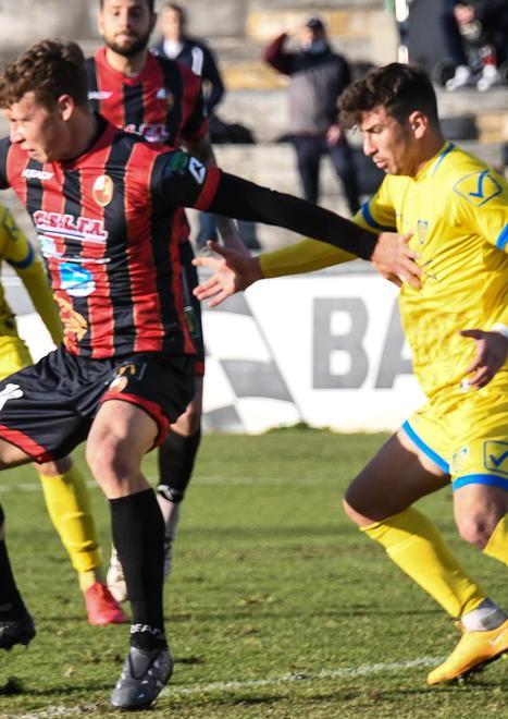 Bene la difesa Luci dirige Doumbia aiuta