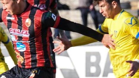 Bene la difesa Luci dirige Doumbia aiuta