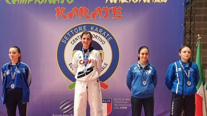 Tante medaglie per i karateka della Sakura E i Giovanissimi vincono il titolo regionale