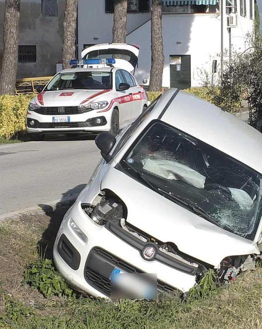 Scontro tra auto a Coltano Uno dei conducenti è grave 