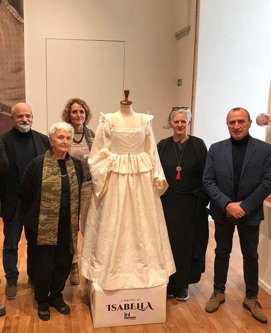 Manifatture digitali fa rivivere l’abito di Isabella di Aragona 