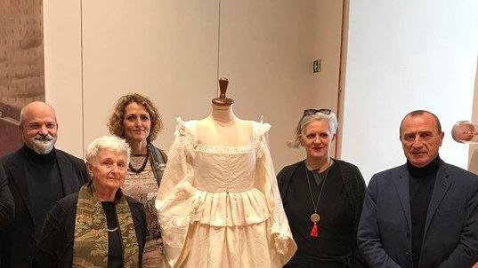 Manifatture digitali fa rivivere l’abito di Isabella di Aragona