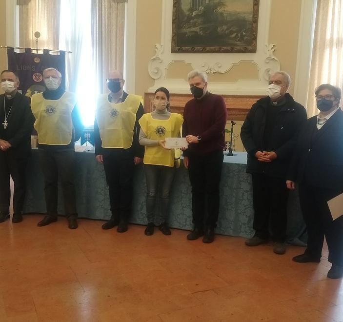 Dai Lions 52 tessere spesa in aiuto alle mamme sole «Ritrovare la fiducia» 