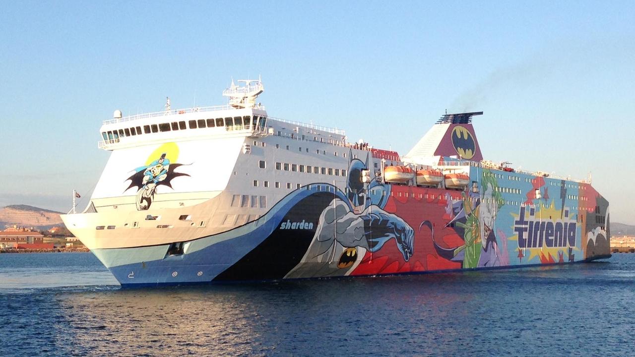 Odissea sulla nave Tirrenia: il viaggio Genova-Porto Torres è durato 20 ore 