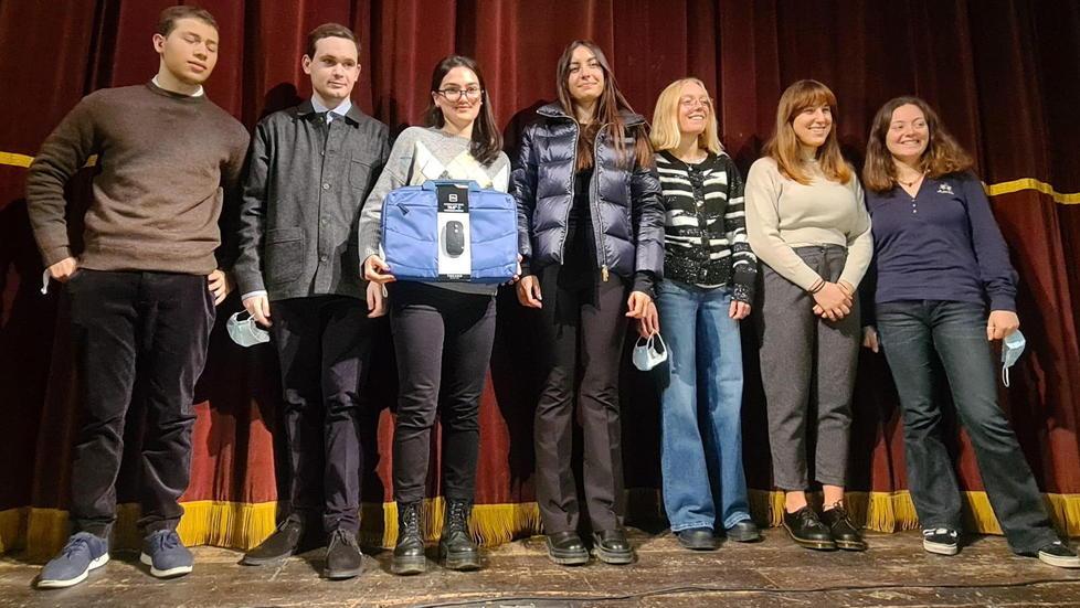 Docenti e studenti del liceo Niccolini-Palli premiate le eccellenze tra emozione e gioia 