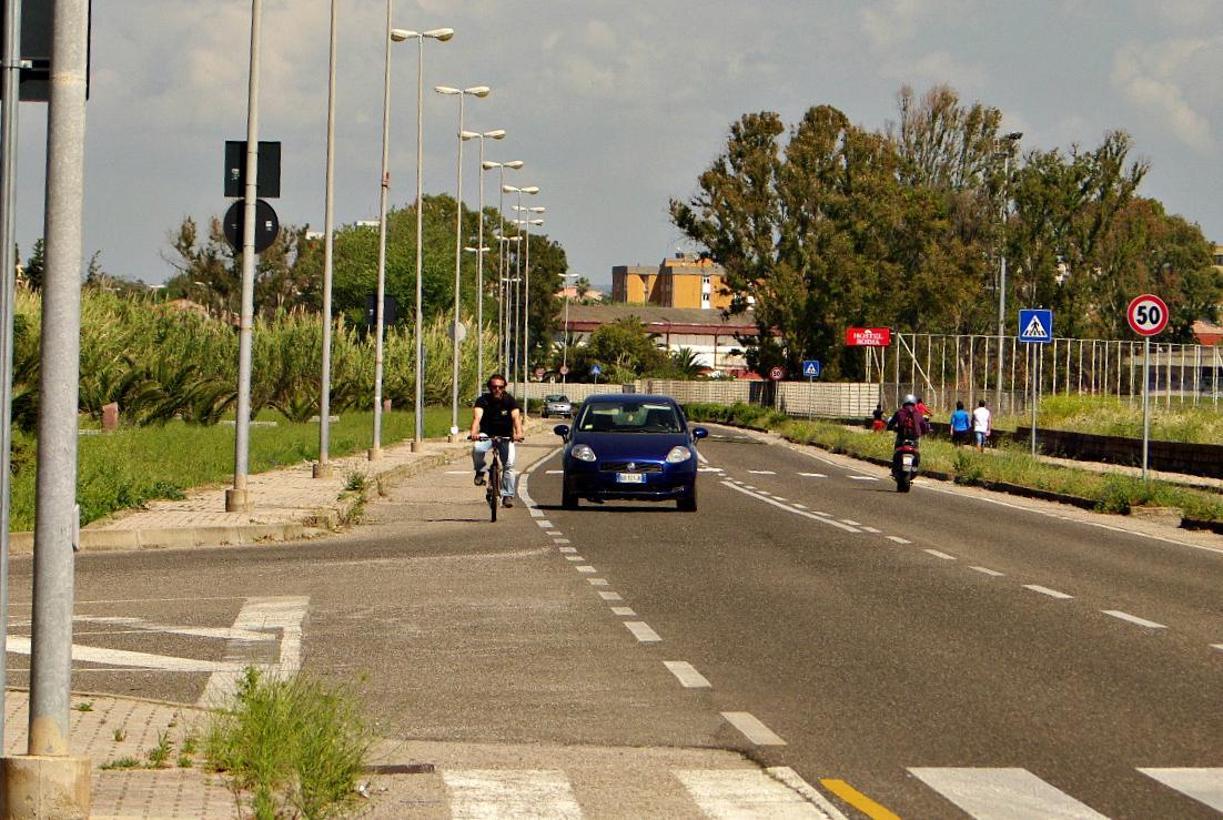 Arrivano nuove lottizzazioni e la pista ciclabile è a rischio