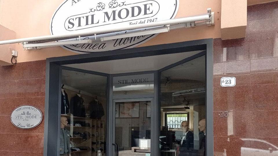Dopo 74 anni chiude il negozio Stil Mode: «Tanti sacrifici, è il momento di smettere» 