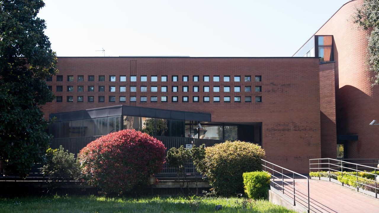 Muore a 69 anni ex insegnante: Lucca e la Versilia in lutto