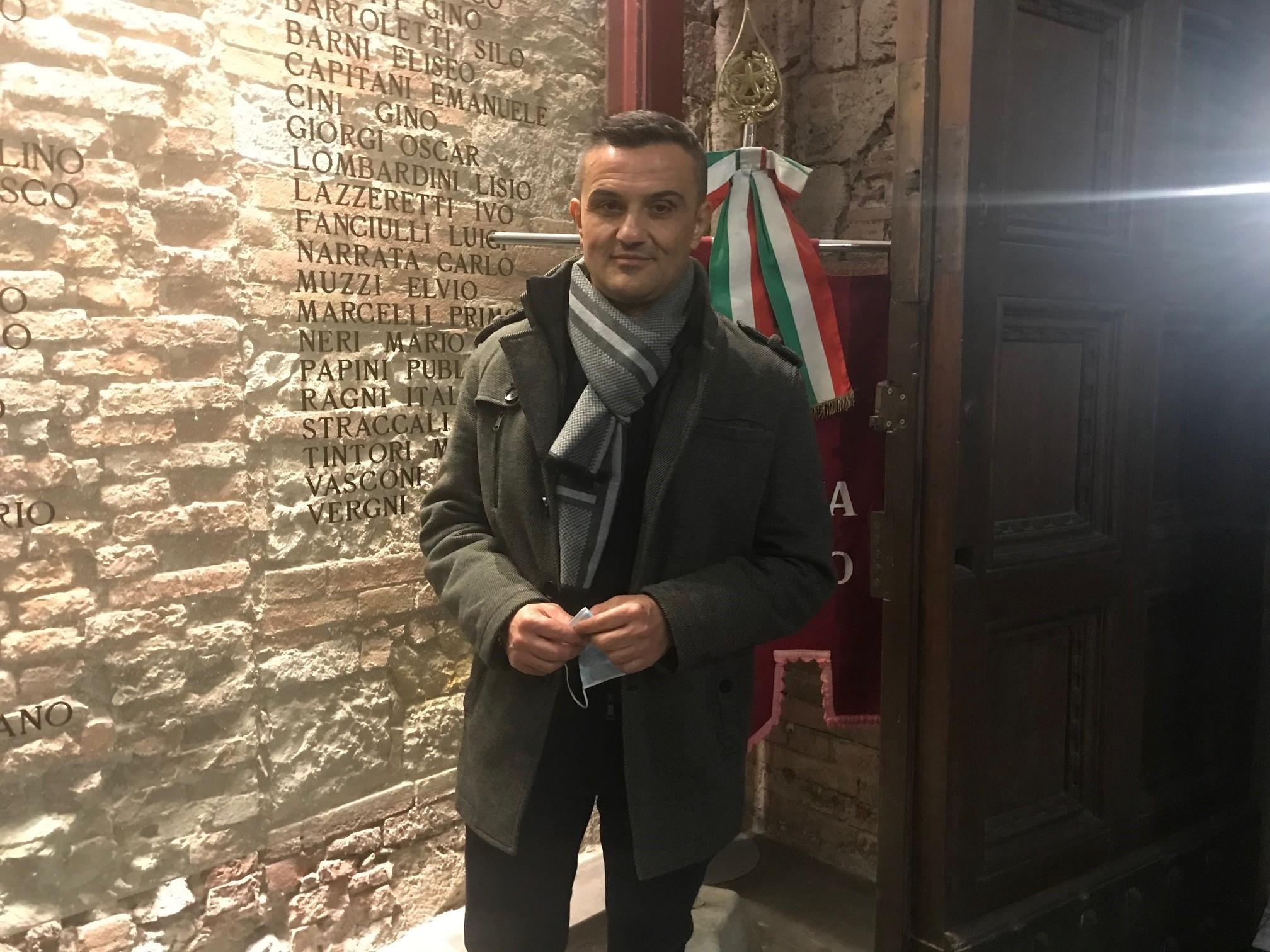 Francesco Limatola, neopresidente della Provincia di Grosseto, appena arrivato a Palazzo Aldobrandeschi nella serata di sabato 18 dicembre dopo il risultato dell'urna