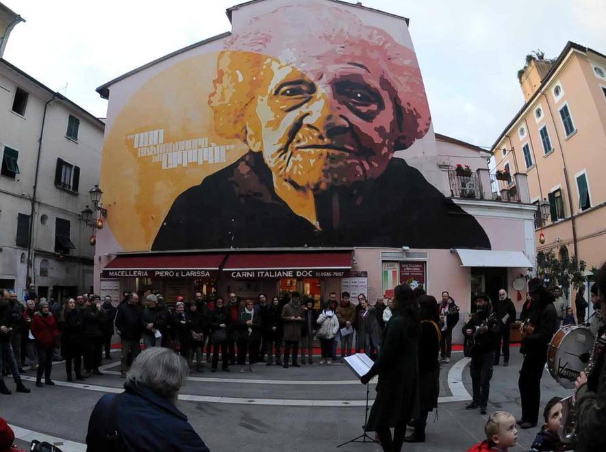 Mercatino degli artisti in piazza delle Erbe