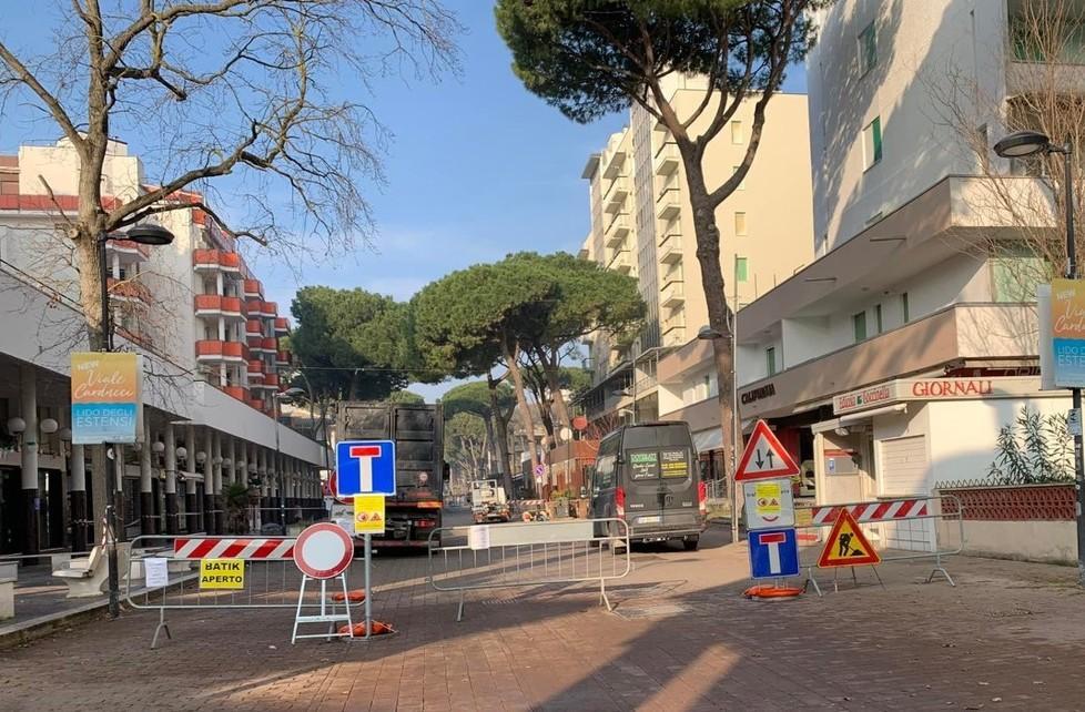 Viale chiuso per i lavori