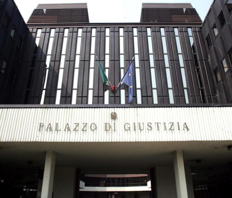 Minaccia l’ex sparando in aria: condannato 