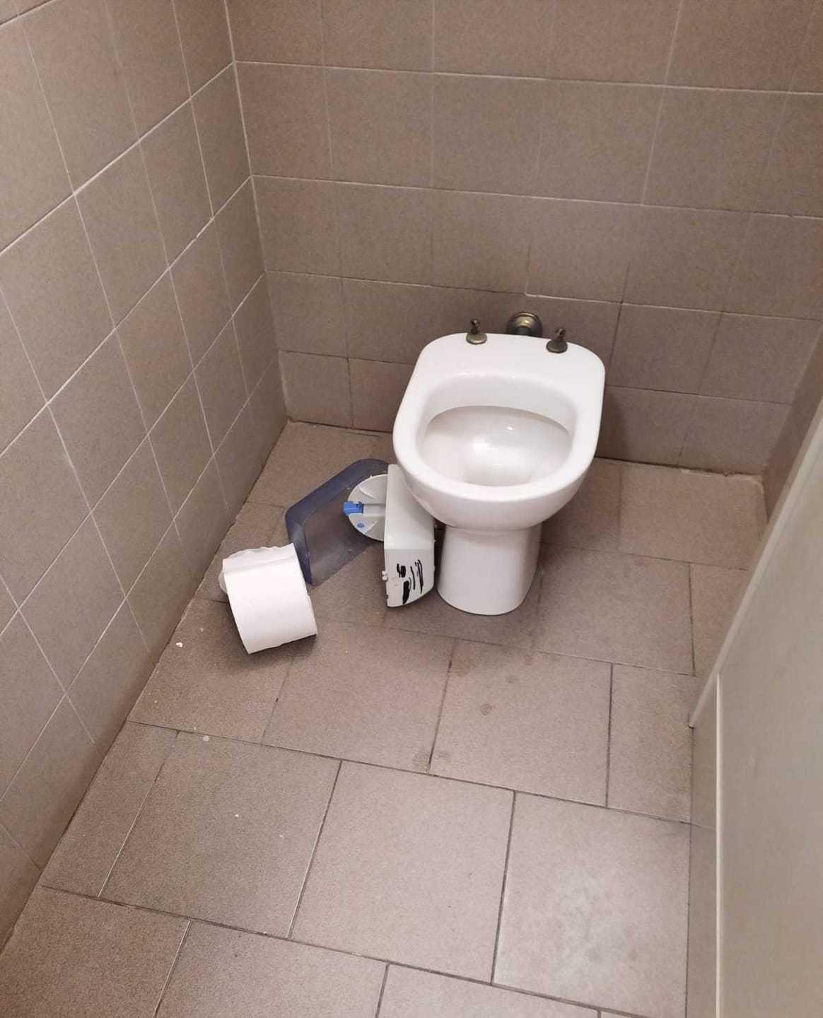 Accessi limitati al porto contro gli atti vandalici 