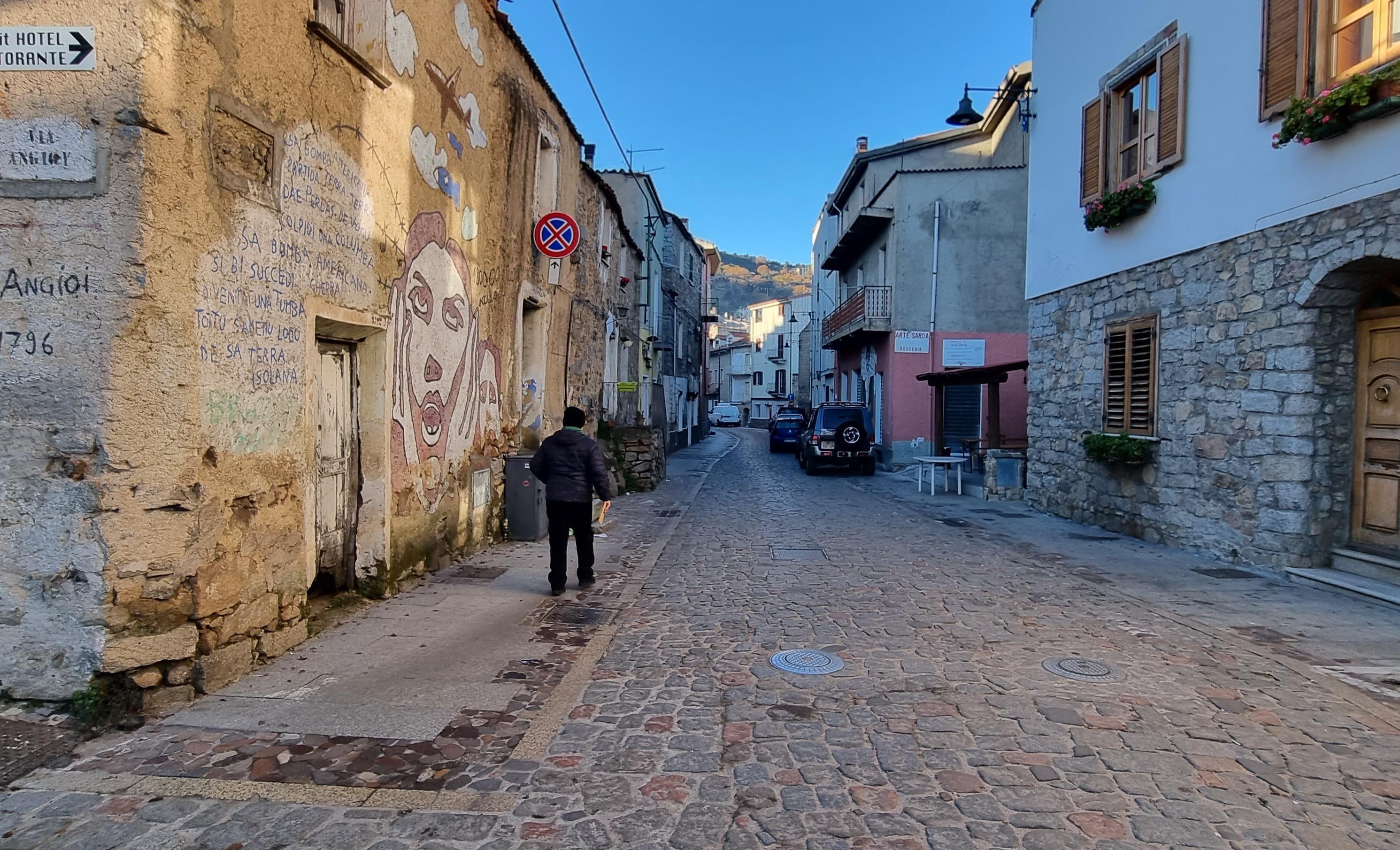 Uno scorcio di Orgosolo (foto Massimo Locci)
