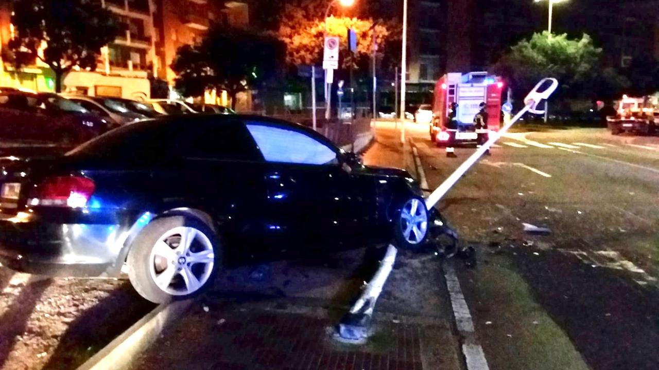 L'incidente avvenuto nella notte (foto Mario Rosas)