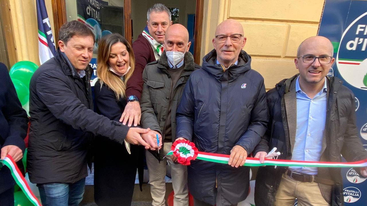 Fratelli d’Italia inugura il comitato elettorale a Camaiore, ma il candidato sindaco ancora non c’è