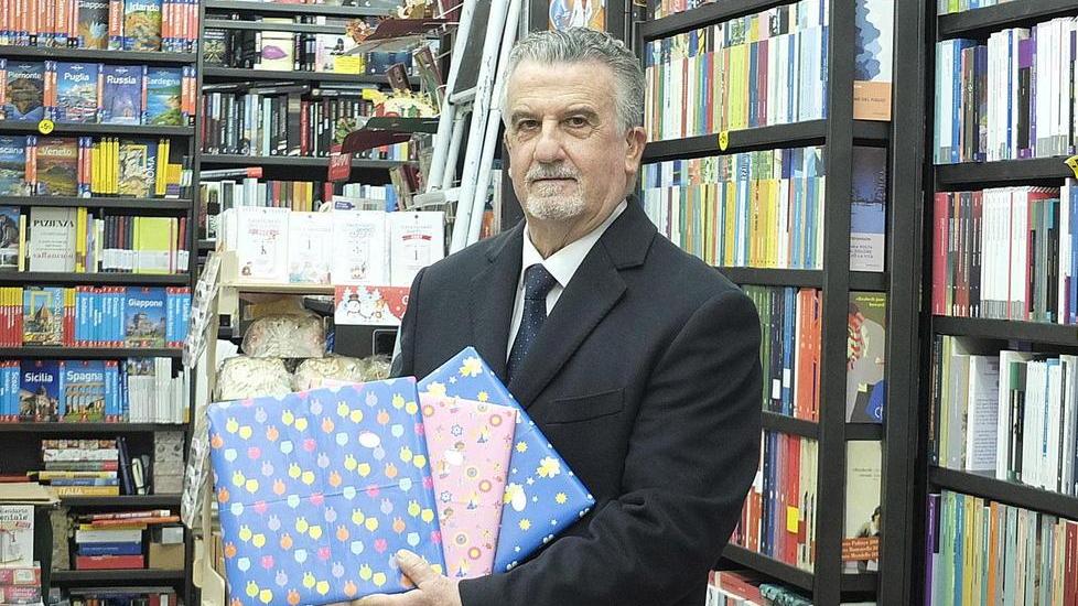 I libri in regalo per i bimbi dal presidente Gennai