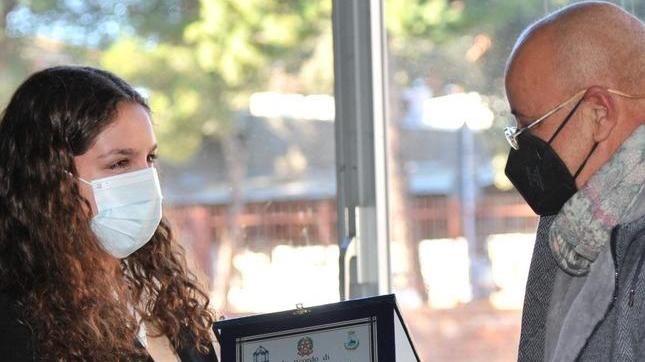 «La nostra Elena è sempre qui» E vive nei sogni di due coetanee