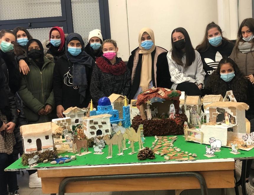 A scuola Presepe arcobaleno Si fa posto anche per la moschea 