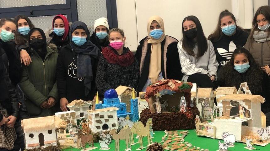 A scuola Presepe arcobaleno Si fa posto anche per la moschea