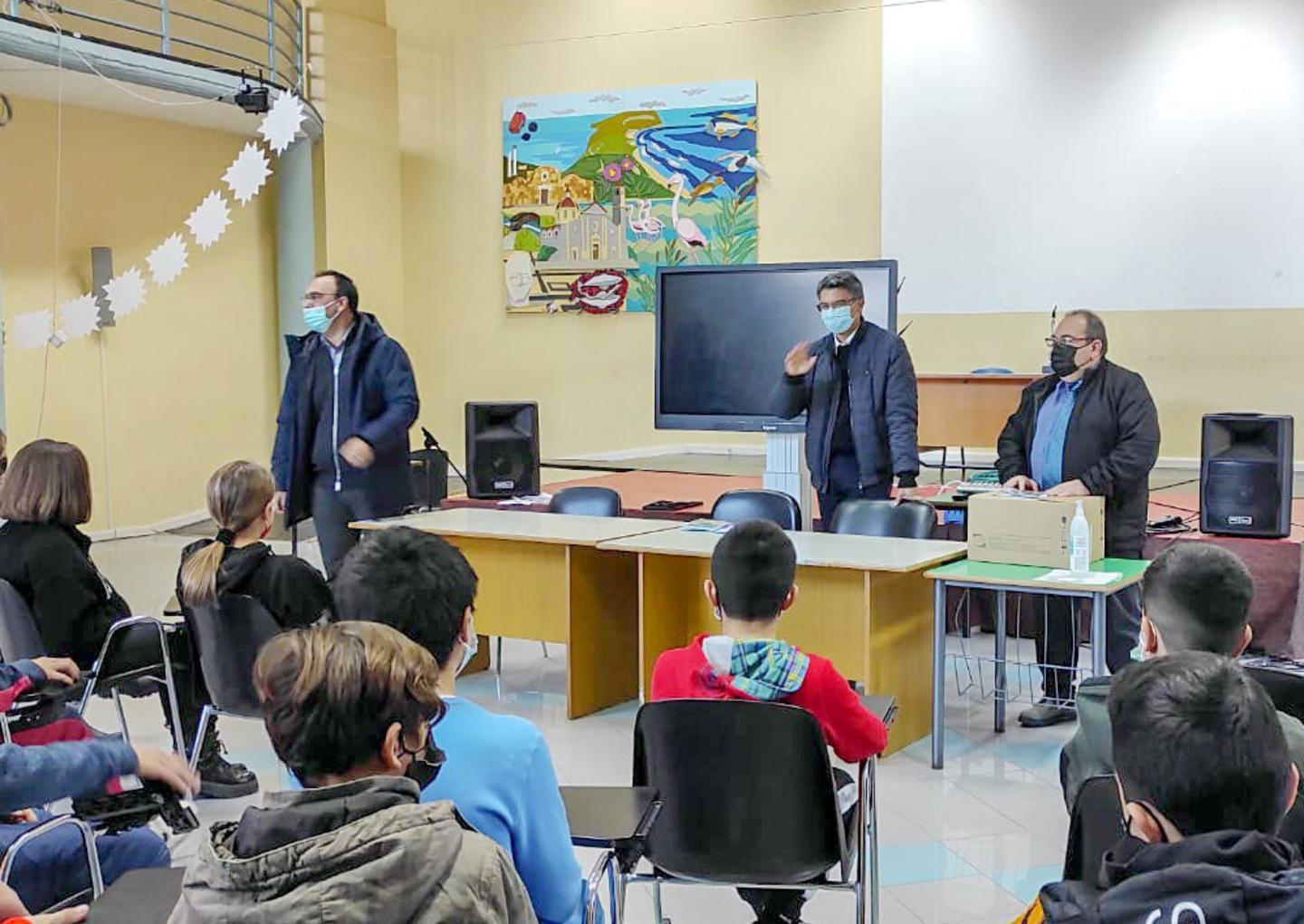 Cabras, il sindaco e i suoi consiglieri diventano “professori”