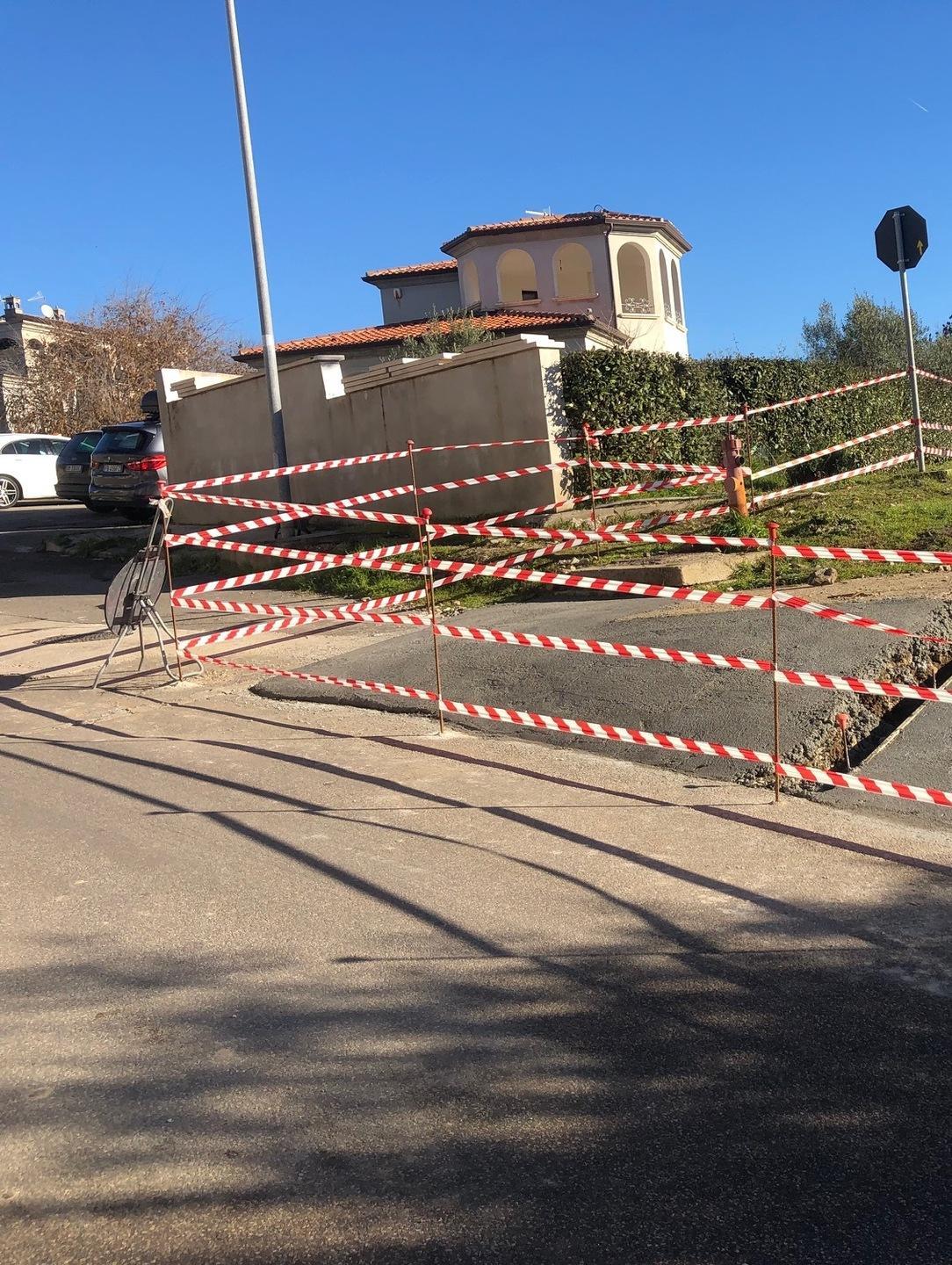 Il tombino trappola ora non c’è più 