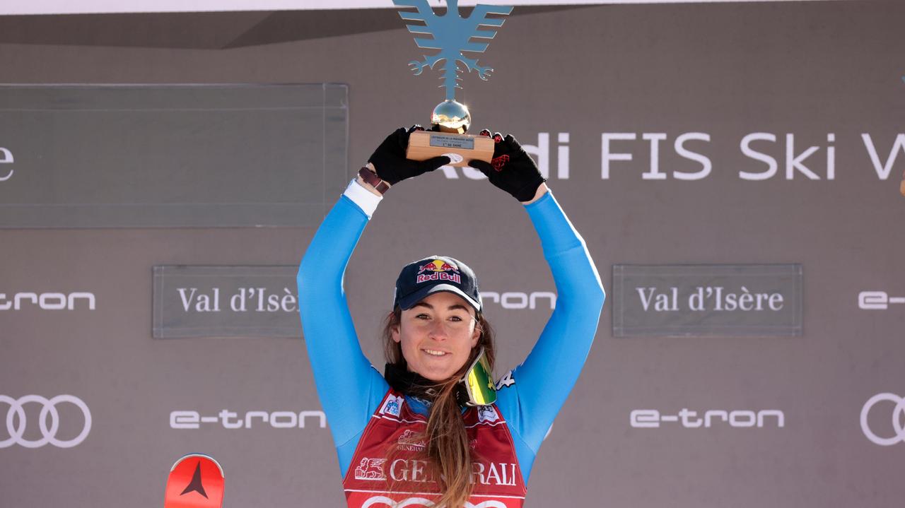 Sofia Goggia sul podio