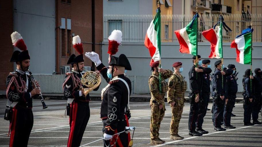 Le bandiere di guerra della seconda brigata mobile
