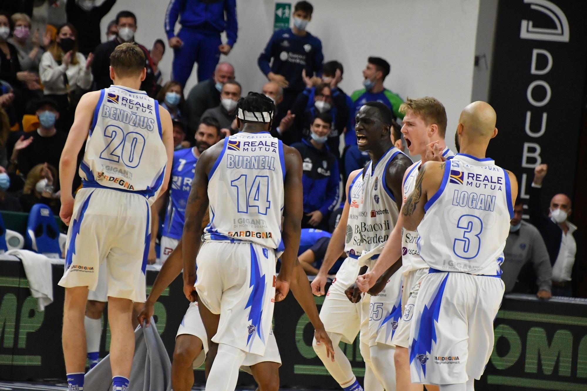 Basket, la Dinamo soffre ma vince e si risolleva in classifica