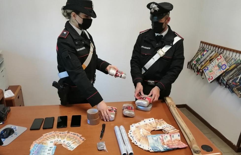 Due chili di eroina in auto Un arresto ad Altopascio 