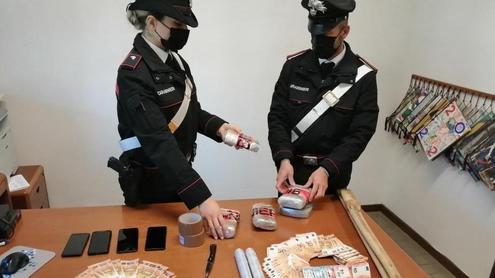Due chili di eroina in auto Un arresto ad Altopascio