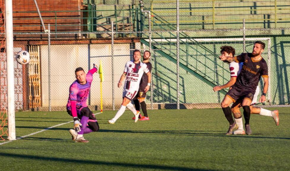 Incerottato e rimaneggiato ma cattivo Il FolGav abbatte anche l’UniPomezia 