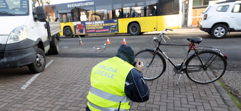 Modena. Incidente sulla Vignolese, ciclista investito Gravissimo a Baggiovara 