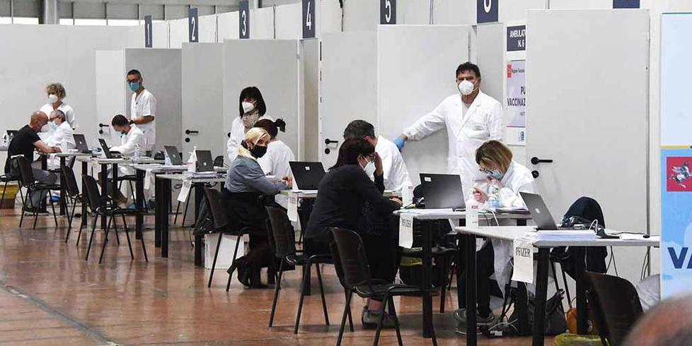Salgono i contagi e la Don Gnocchi si blinda, sospese le visite nel centro di Marina 