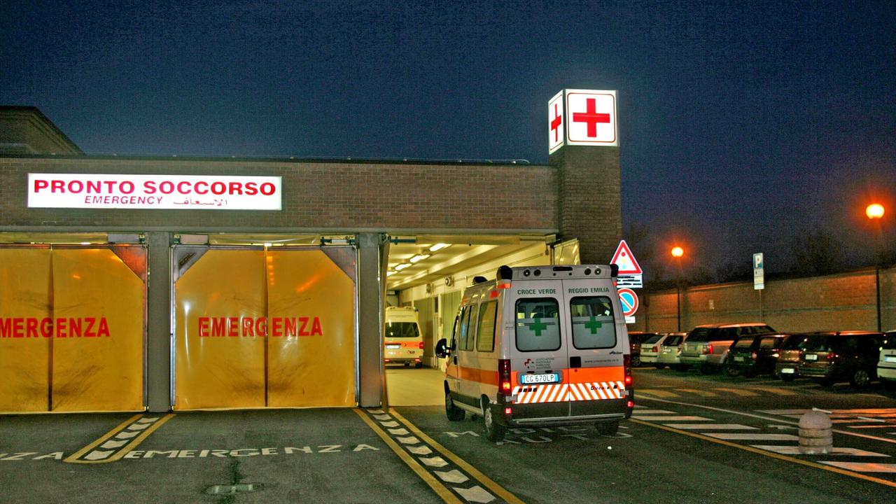 Reggio Emilia, cade con il monopattino: grave un 27enne