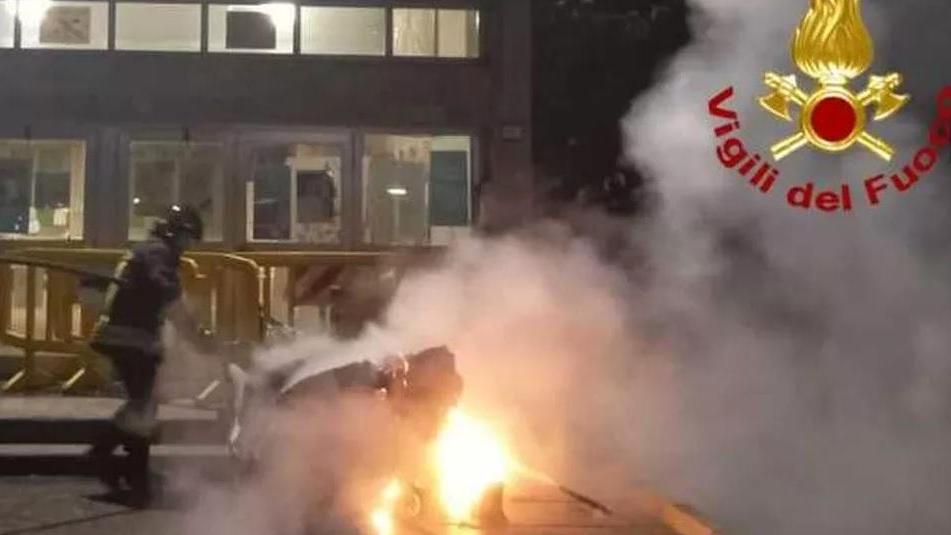 Incendi alla scuola Dalla Chiesa, denunciati due ragazzini