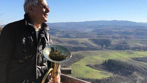 Le serenate romantiche a Toiano, primo amore con il flicorno della banda